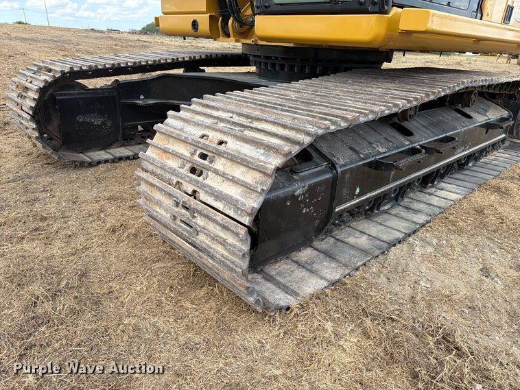 image for item FN3537 2022 Caterpillar 330 excavator