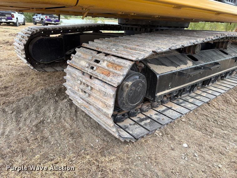 image for item FN3537 2022 Caterpillar 330 excavator