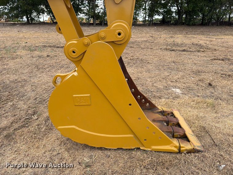 image for item FN3538 2023 Caterpillar 330 excavator