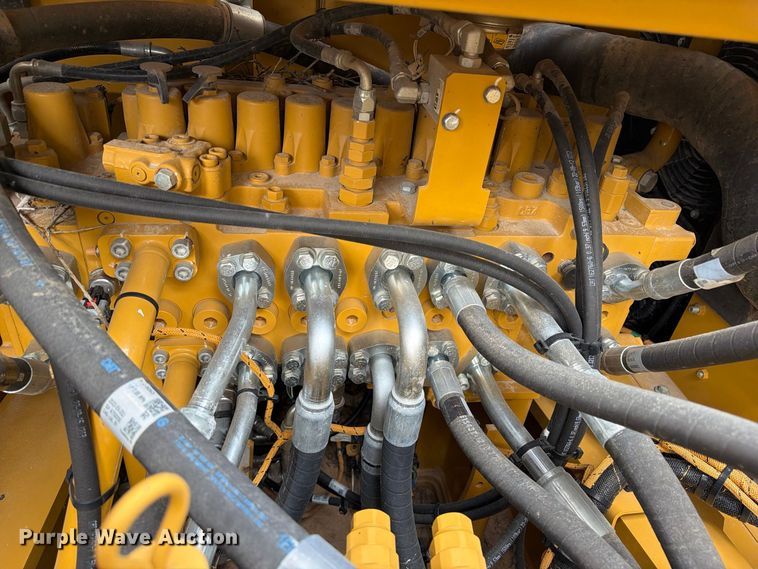 image for item FN3538 2023 Caterpillar 330 excavator