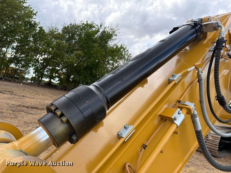 image for item FN3538 2023 Caterpillar 330 excavator