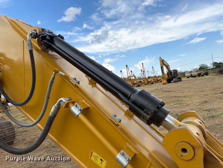 image for item FN3538 2023 Caterpillar 330 excavator
