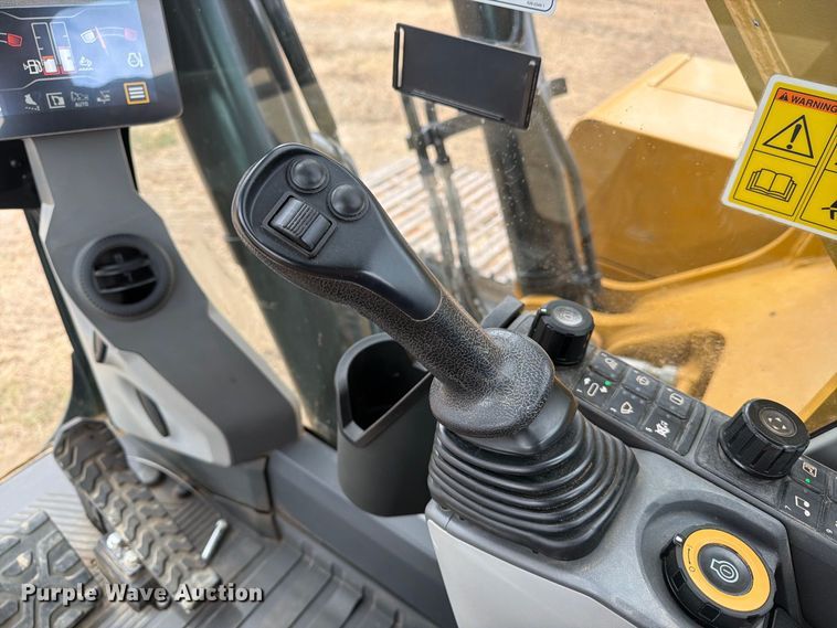 image for item FN3538 2023 Caterpillar 330 excavator