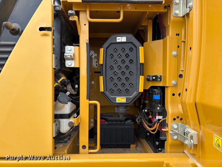 image for item FN3538 2023 Caterpillar 330 excavator