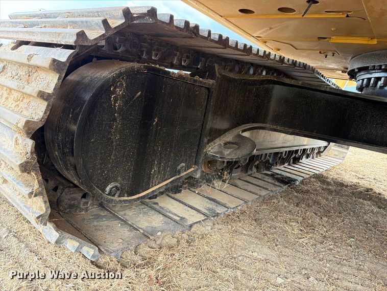 image for item FN3538 2023 Caterpillar 330 excavator