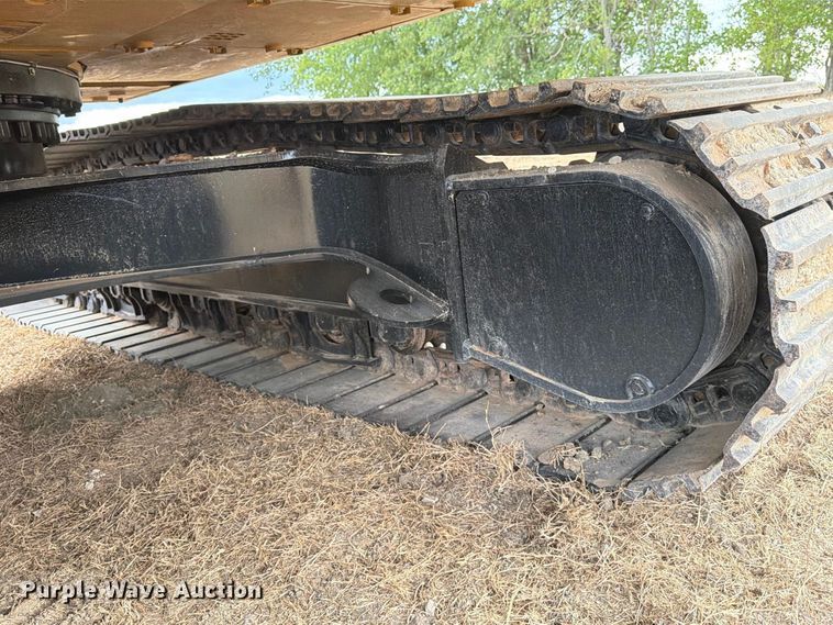 image for item FN3538 2023 Caterpillar 330 excavator