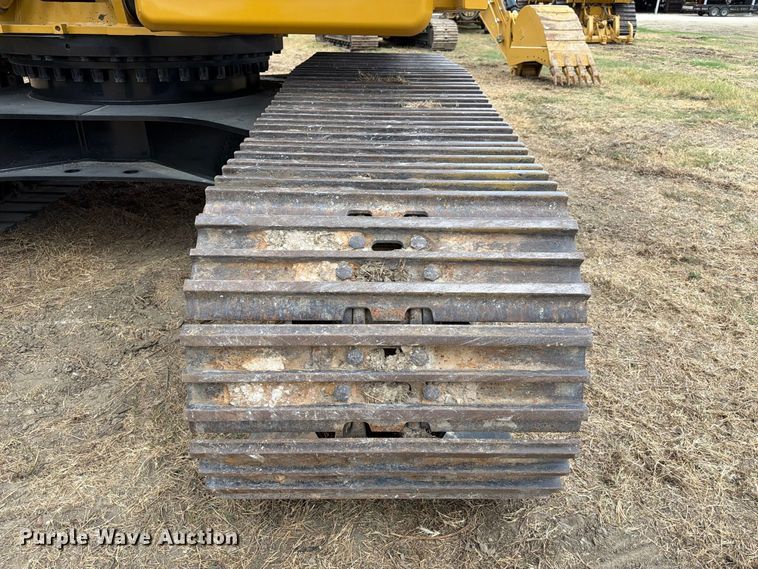 image for item FN3538 2023 Caterpillar 330 excavator