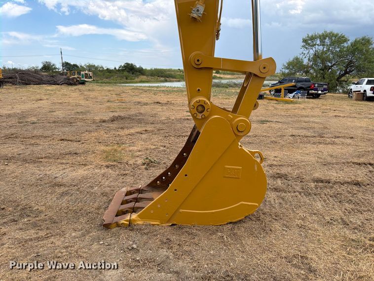image for item FN3539 2020 Caterpillar 330 excavator