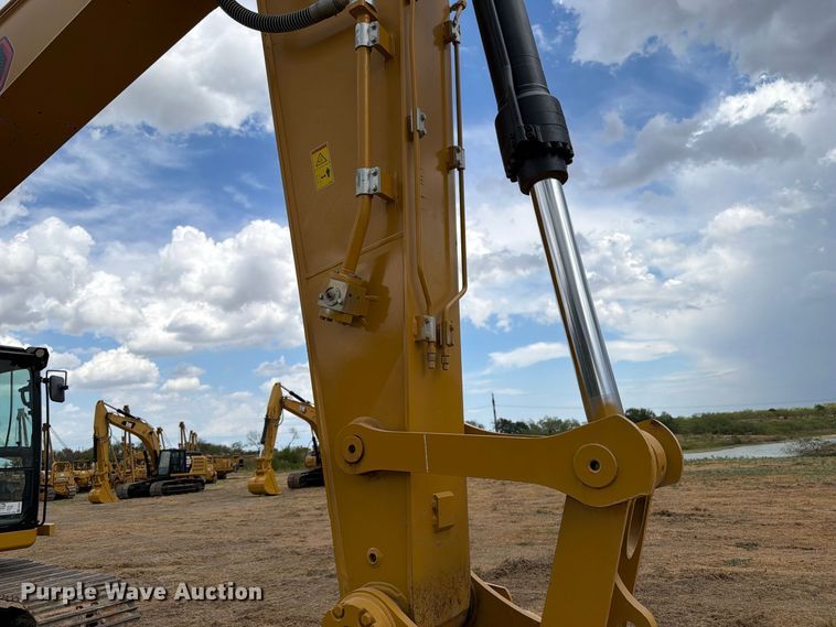 image for item FN3539 2020 Caterpillar 330 excavator