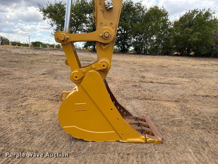 image for item FN3539 2020 Caterpillar 330 excavator