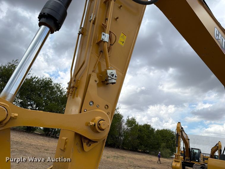 image for item FN3539 2020 Caterpillar 330 excavator