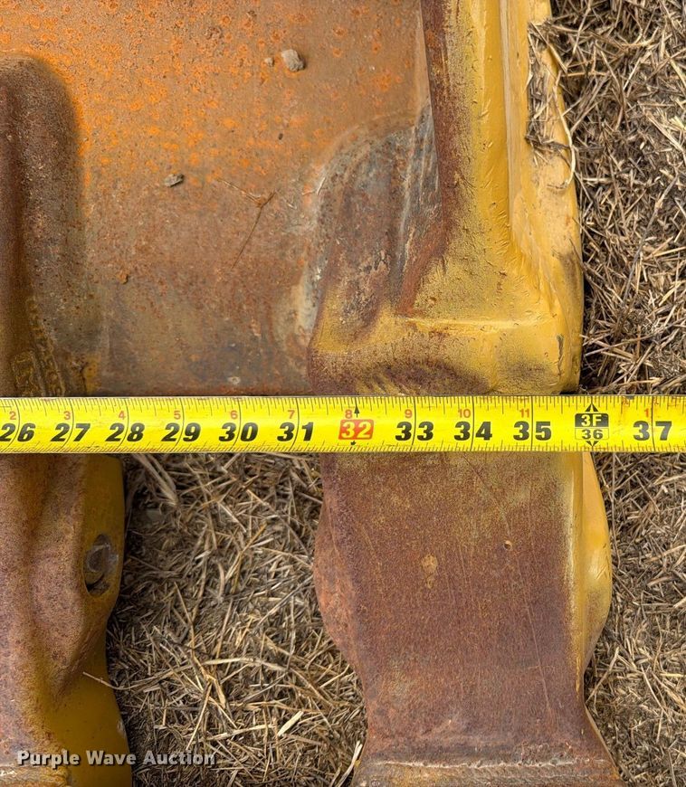 image for item FN3539 2020 Caterpillar 330 excavator