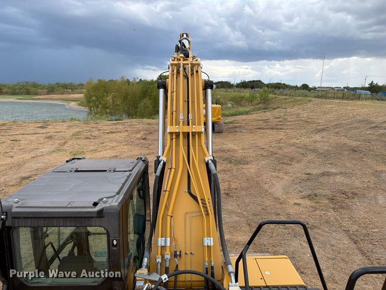 image for item FN3539 2020 Caterpillar 330 excavator