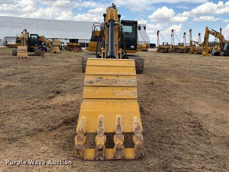 image for item FN3539 2020 Caterpillar 330 excavator