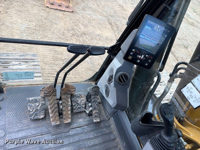image for item FN3539 2020 Caterpillar 330 excavator