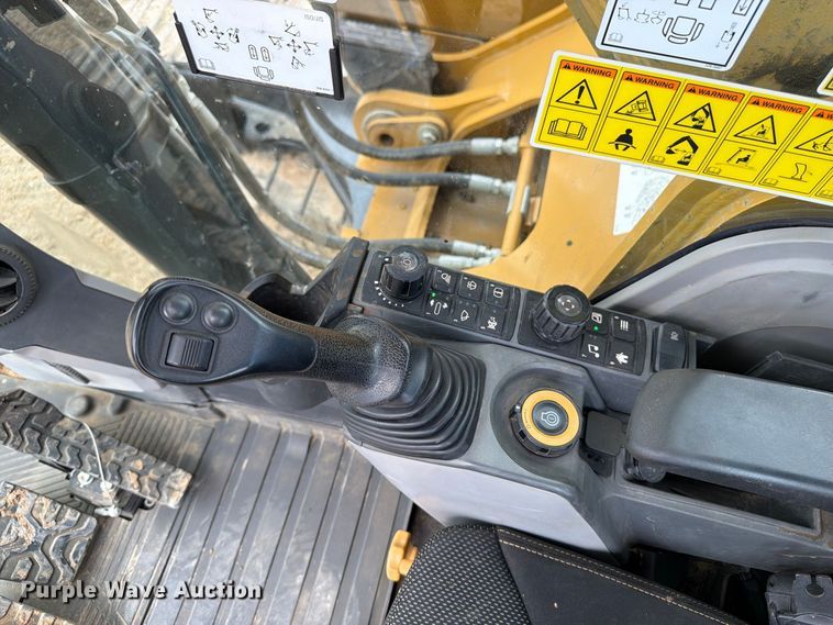 image for item FN3539 2020 Caterpillar 330 excavator