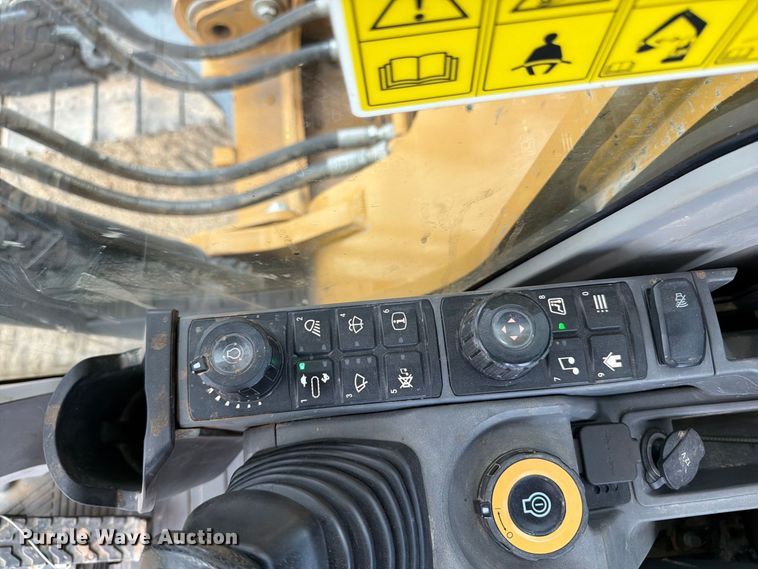 image for item FN3539 2020 Caterpillar 330 excavator
