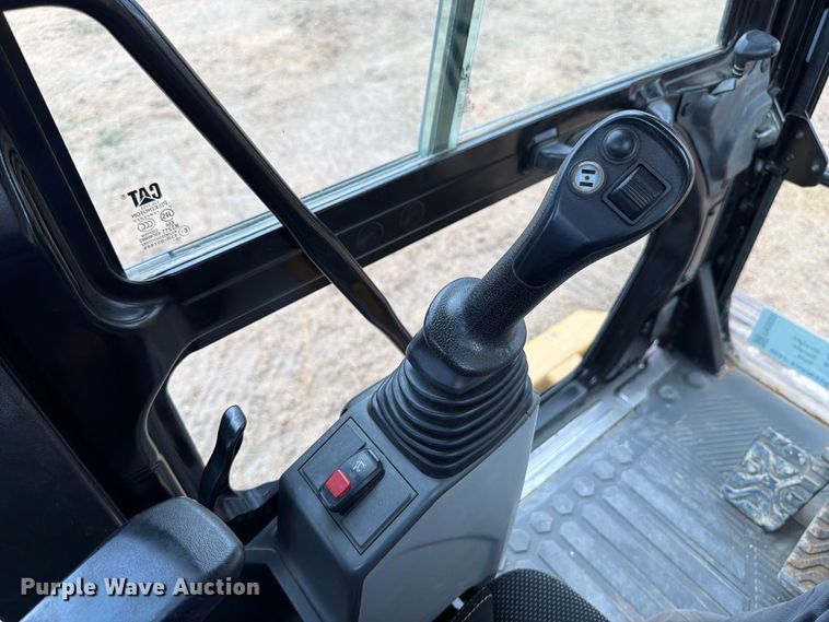 image for item FN3539 2020 Caterpillar 330 excavator