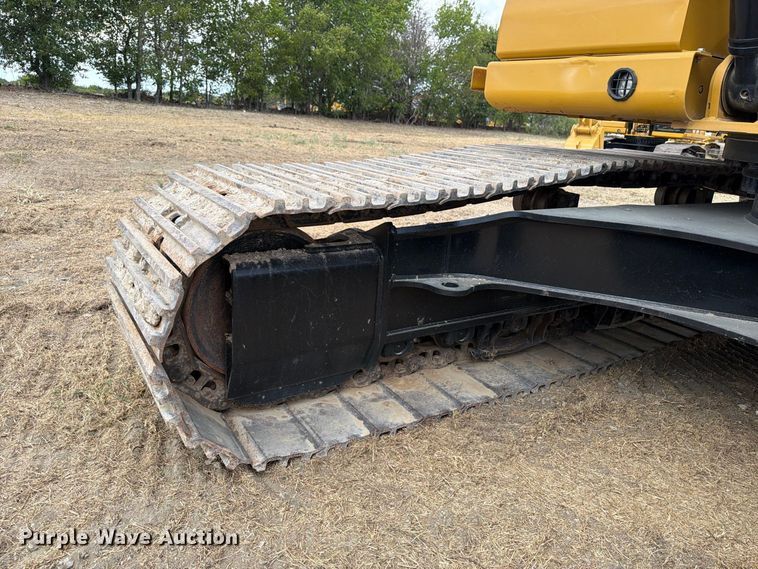 image for item FN3539 2020 Caterpillar 330 excavator