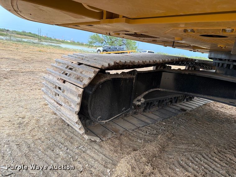 image for item FN3539 2020 Caterpillar 330 excavator