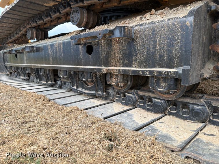 image for item FN3539 2020 Caterpillar 330 excavator