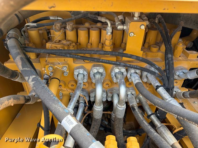 image for item FN3540 2022 Caterpillar 330 TC excavator