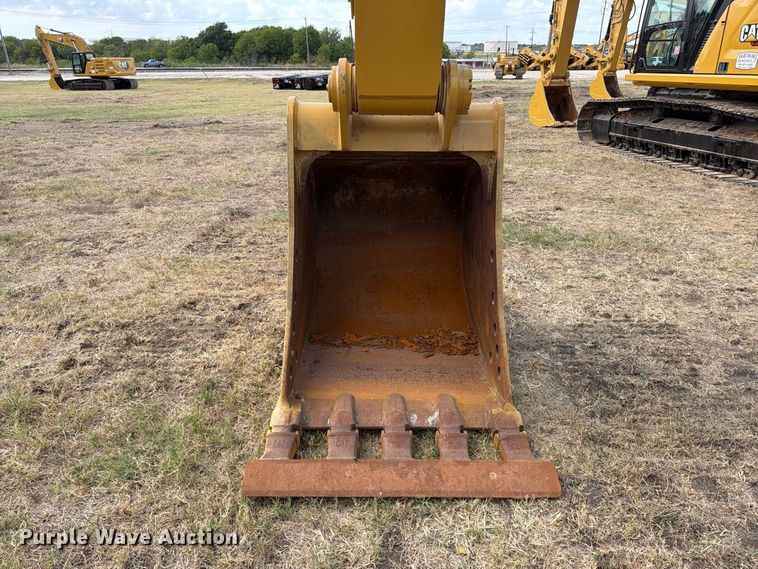 image for item FN3540 2022 Caterpillar 330 TC excavator