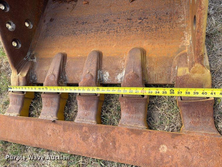 image for item FN3540 2022 Caterpillar 330 TC excavator
