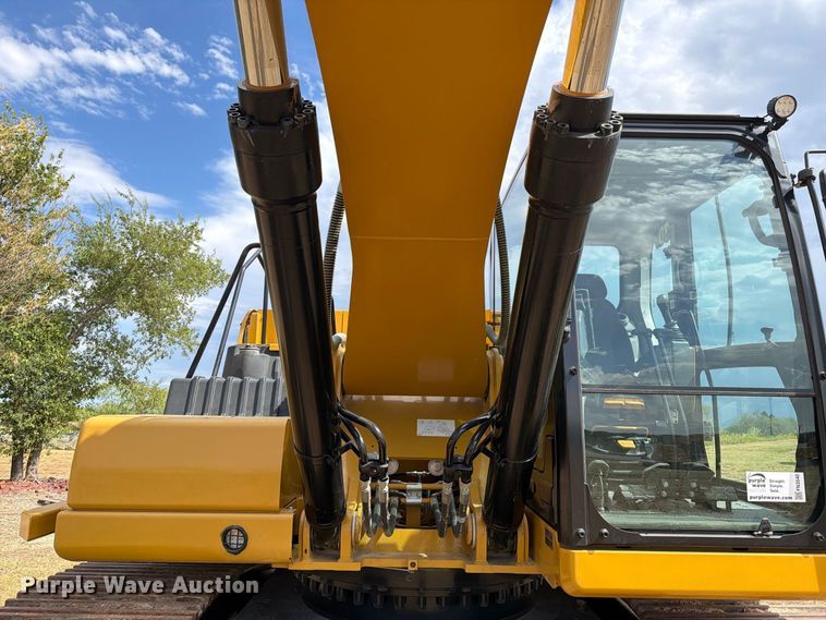 image for item FN3540 2022 Caterpillar 330 TC excavator