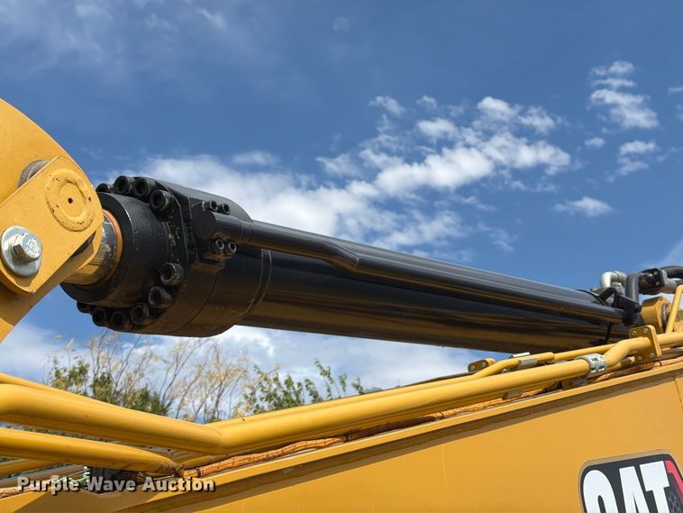 image for item FN3540 2022 Caterpillar 330 TC excavator