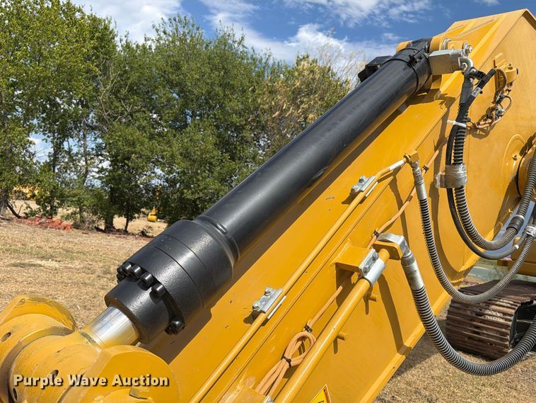 image for item FN3540 2022 Caterpillar 330 TC excavator