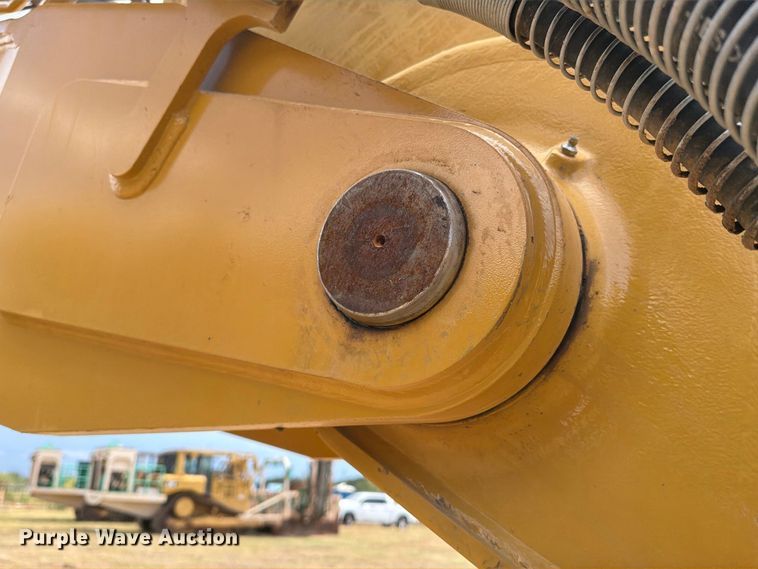image for item FN3540 2022 Caterpillar 330 TC excavator