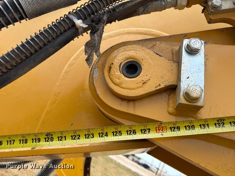 image for item FN3540 2022 Caterpillar 330 TC excavator