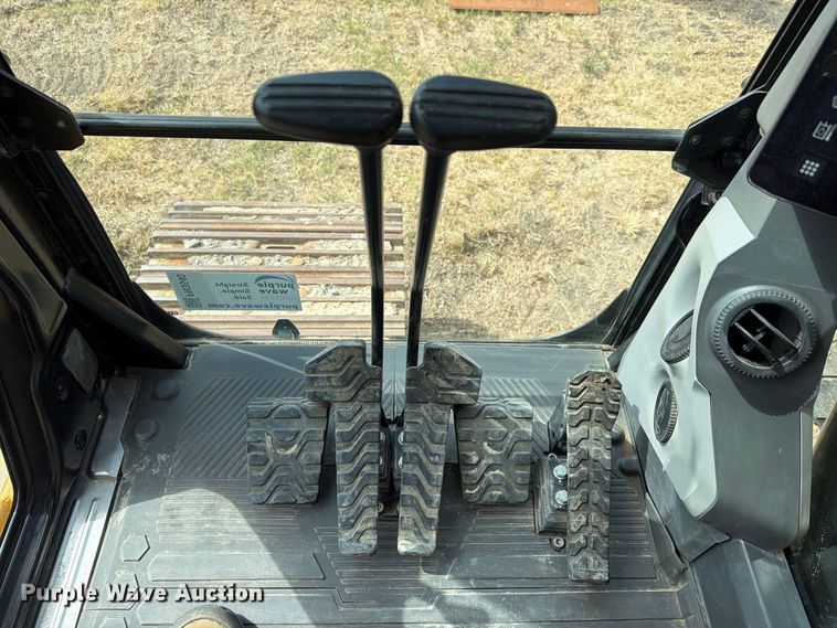 image for item FN3540 2022 Caterpillar 330 TC excavator