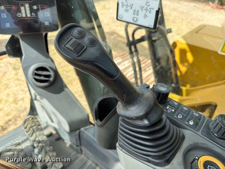 image for item FN3540 2022 Caterpillar 330 TC excavator