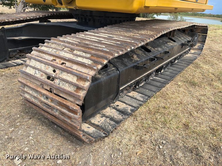 image for item FN3540 2022 Caterpillar 330 TC excavator