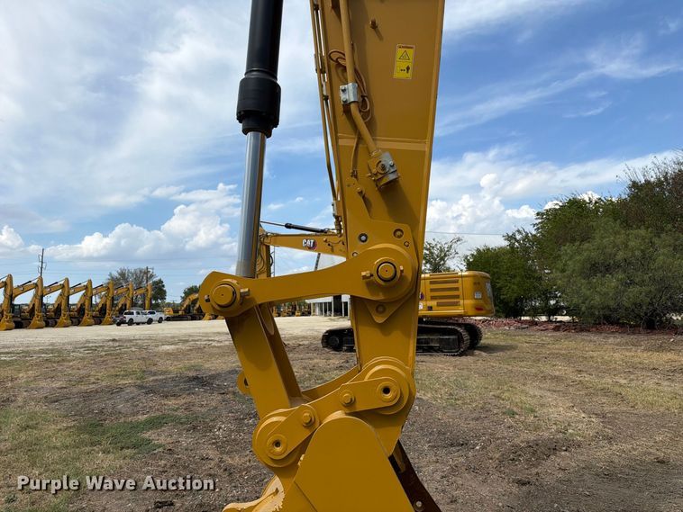 image for item FN3541 2022 Caterpillar 330 TC excavator