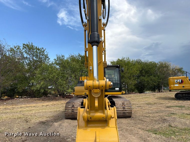 image for item FN3541 2022 Caterpillar 330 TC excavator