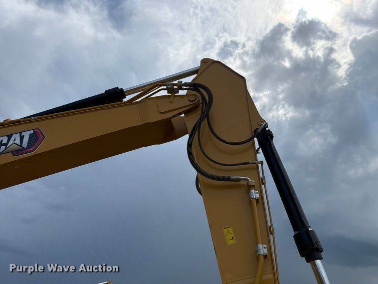 image for item FN3541 2022 Caterpillar 330 TC excavator