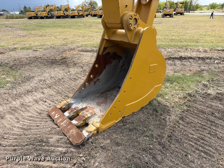 image for item FN3541 2022 Caterpillar 330 TC excavator