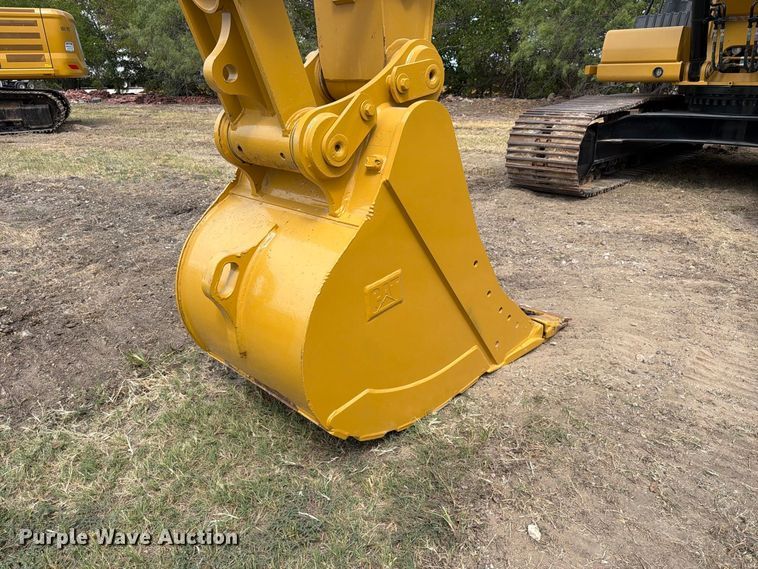 image for item FN3541 2022 Caterpillar 330 TC excavator
