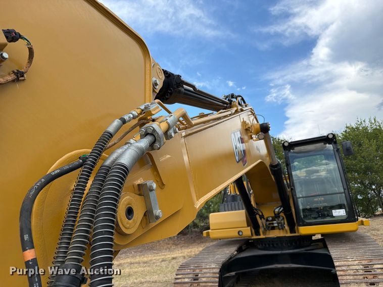 image for item FN3541 2022 Caterpillar 330 TC excavator