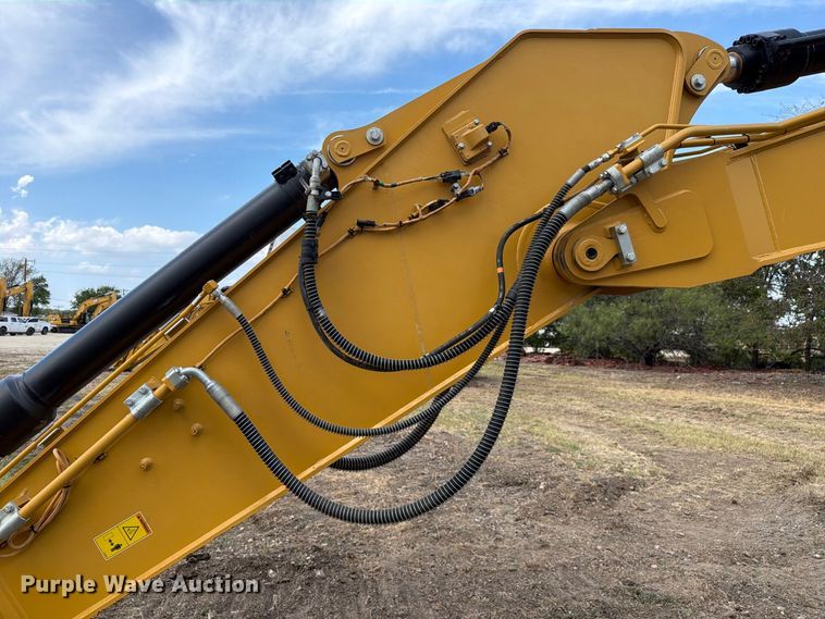 image for item FN3541 2022 Caterpillar 330 TC excavator
