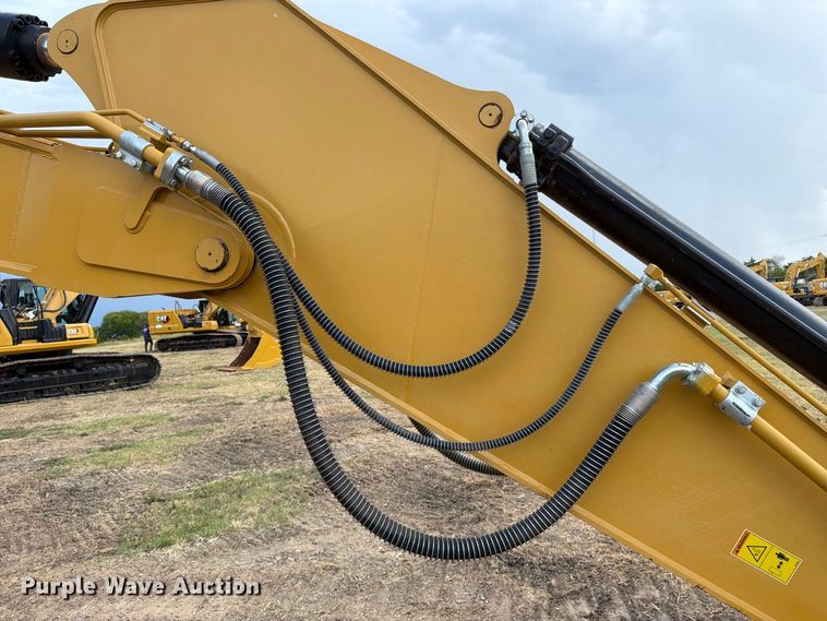image for item FN3541 2022 Caterpillar 330 TC excavator