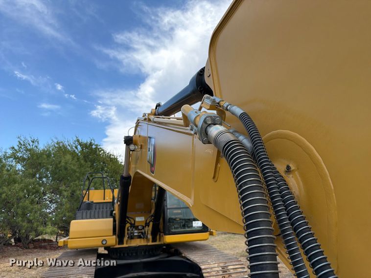 image for item FN3541 2022 Caterpillar 330 TC excavator
