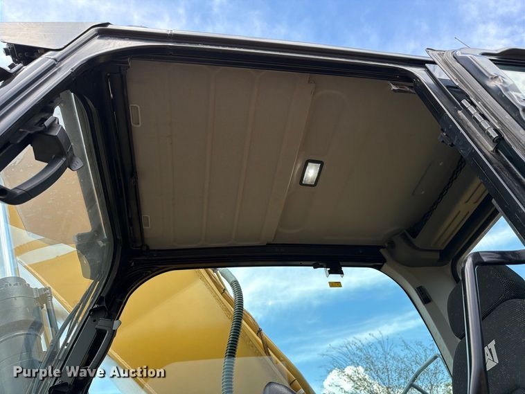 image for item FN3541 2022 Caterpillar 330 TC excavator
