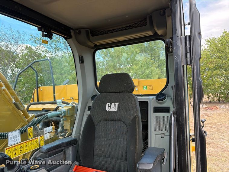 image for item FN3541 2022 Caterpillar 330 TC excavator