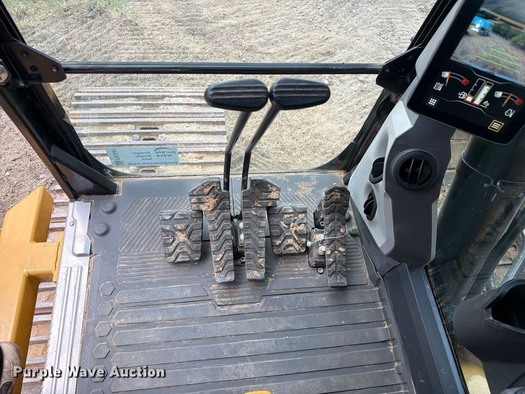 image for item FN3541 2022 Caterpillar 330 TC excavator