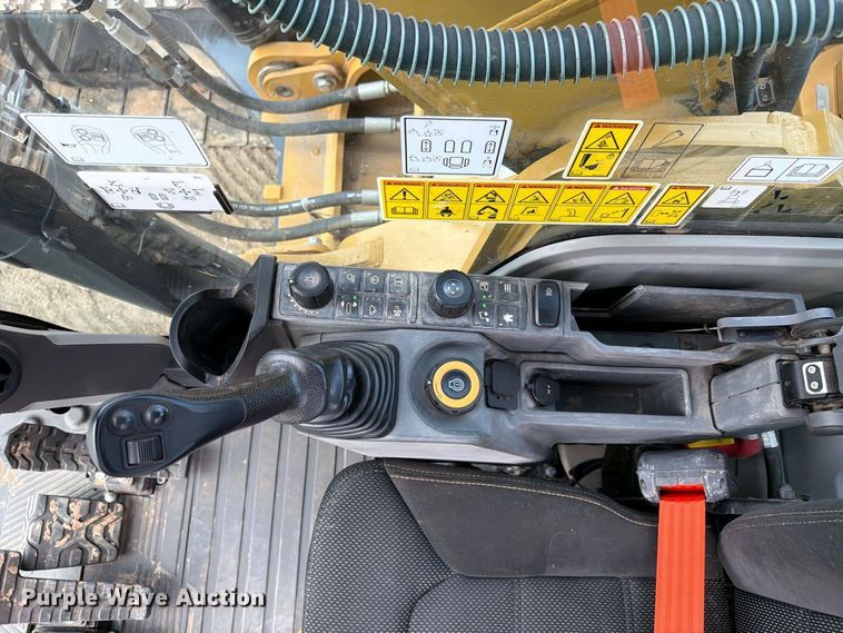 image for item FN3541 2022 Caterpillar 330 TC excavator