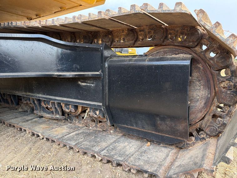 image for item FN3541 2022 Caterpillar 330 TC excavator
